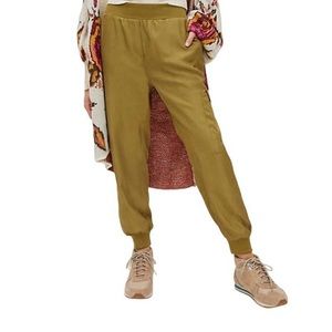 Bishop & Young Anthropologie Cargo Joggers large tan